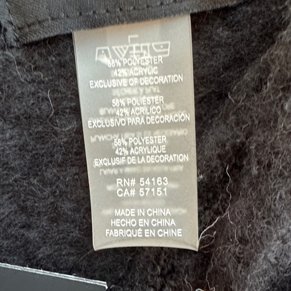 Karl Lagerfeld Black Textured Cat Chunky Scarf - Picture 3 of 6